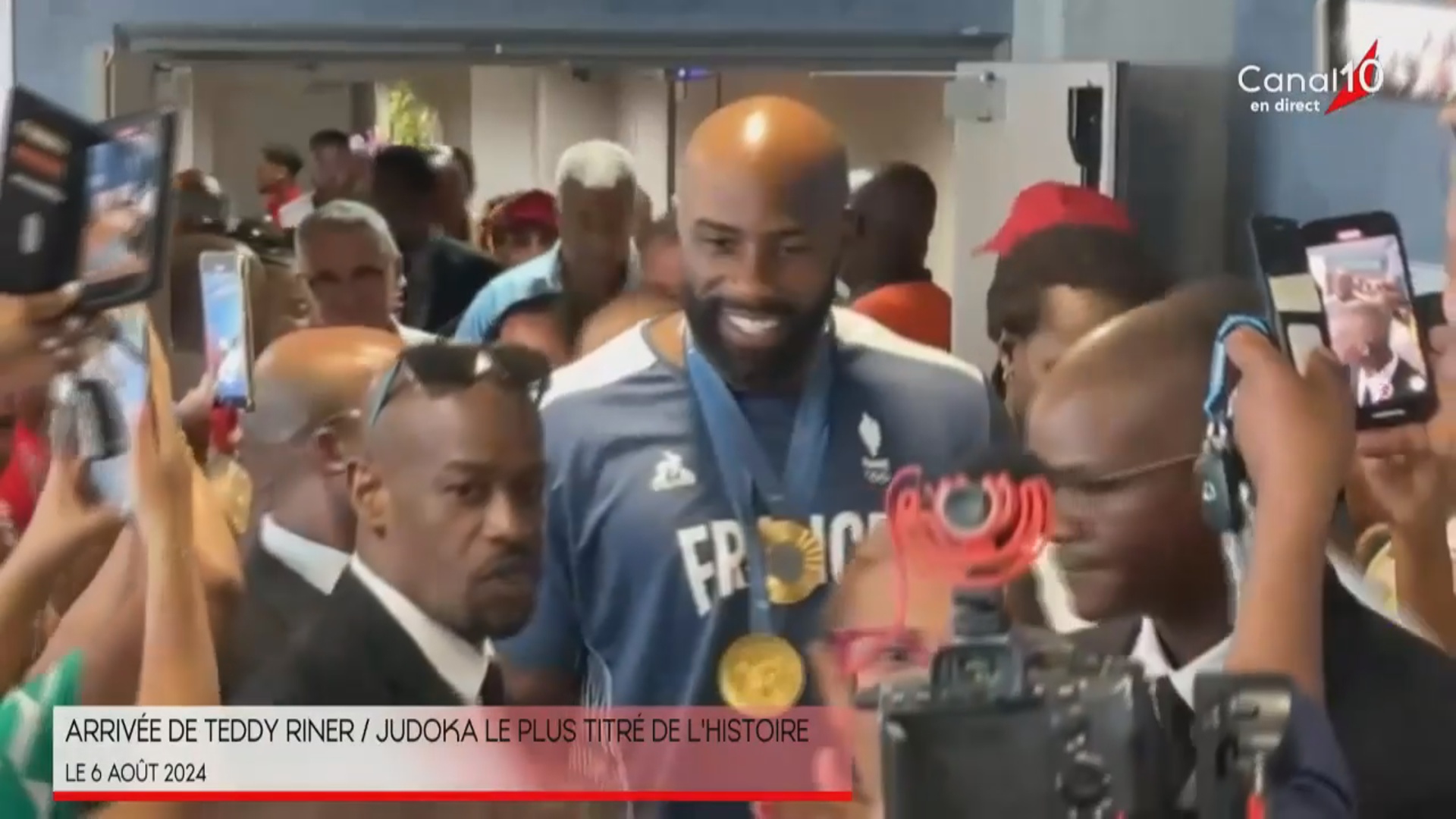 Guadeloupe. Arrivée de Teddy RINER à l Aéroport Pôle Caraibes