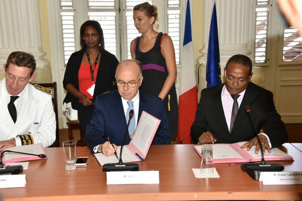 MARTINIQUE. Le plan d ‘action pour les Terres Sainvilles présenté au Ministre Bernard CAZENEUVE.