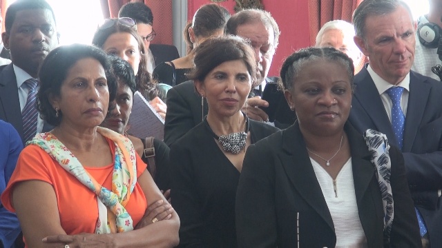 [Vidéo]HEXAGONE. La Ministre des Outre mer Annick GIRARDIN reçoit les Parlementaires Ultramarins (Fatima SOUFFOU 1ère Vice Présidente Conseil Départemental Mayotte)